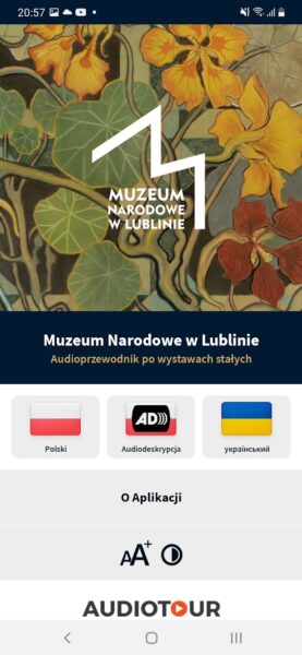 wygląd aplikacji Muzeum na kwiatach logotyp muzeum pod spodem flaga polska i ukraińska na sodku adiodeskrypcja niżej zmian czcionki na wiekszą 